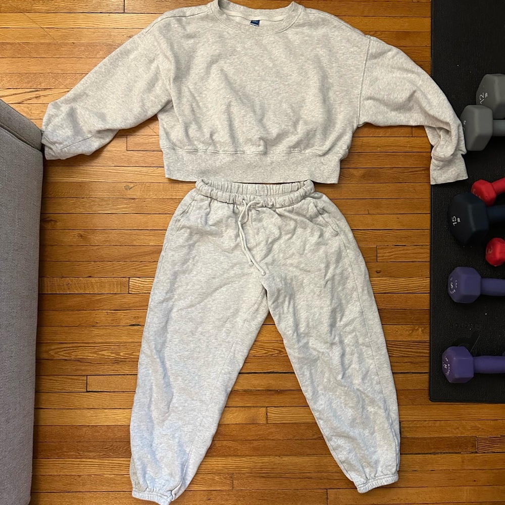 Old navy Gray Sweatshirt and Sweatpants Set